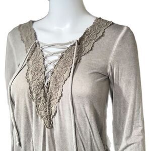 AEO Lace-Up Up Long Sleeve Tee - Military Green